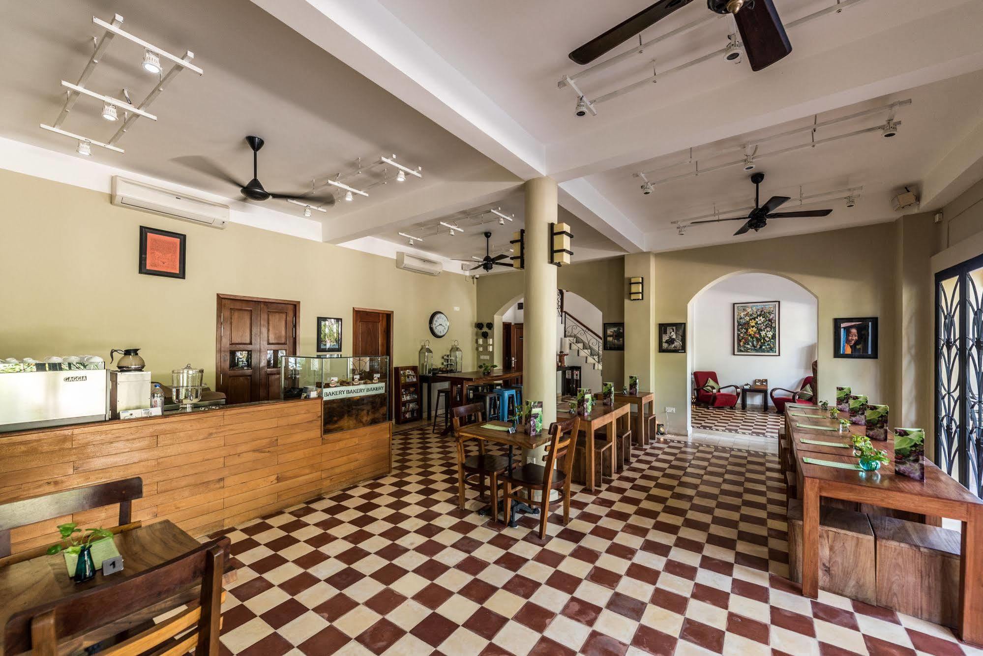 The Columns Hotell Kampot Eksteriør bilde